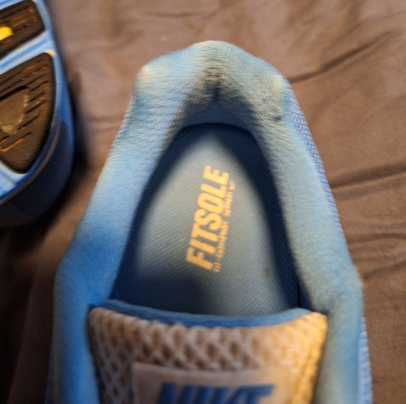 Nike Running Shoes - Picture 6 of 6